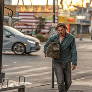 コート・スティーリング 20枚目の写真・画像