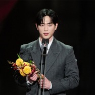 「MBC演技大賞」大賞に輝いたソ・ガンジュン、謙虚さが滲み出たスピーチ「なぜ僕がこの賞を…」