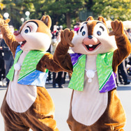 ディズニー、和服姿のミッキー＆ミニーが新年のごあいさつ！新アンバサダー就任のお披露目もサプライズで