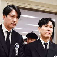 故アン・ソンギさんの遺影と勲章を持つのは…「イ・ジョンジェ、チョン・ウソン」と公式発表