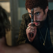 コート・スティーリング 26枚目の写真・画像