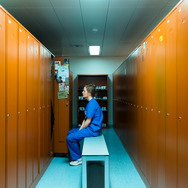 『ナースコール』© 2025 Zodiac Pictures Ltd / MMC Zodiac GmbH