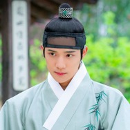 “ほぼ1人2役”もお見事！ムン・サンミンが『愛する盗賊様よ』で魅せた“別人級”の存在感