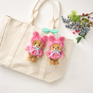 ユニベアシティ ぬいぐるみキーチェーン専用 ポンチョ（さくらんぼ）　3,300円／© Disney