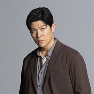 儀堂 歩／鈴木亮平 「リブート」(C)TBS