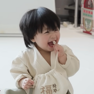 俳優シム・ヒョンタクの愛息ハルちゃん、愛らしい“若様姿”に頬が緩む…！