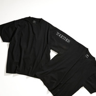 『トゥギャザー』公式グッズTOGETHER ドッキング Tシャツ© 2025 Project Foxtrot, LLC 　