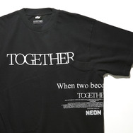 『トゥギャザー』公式グッズTOGETHER PHOTO TシャツB© 2025 Project Foxtrot, LLC 　