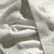 『トゥギャザー』公式グッズTOGETHER SWEAT© 2025 Project Foxtrot, LLC 　