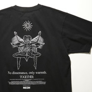 『トゥギャザー』公式グッズTOGETHER PHOTO TシャツA© 2025 Project Foxtrot, LLC