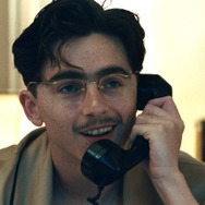 『マーティ・シュプリーム 世界をつかめ』© 2025 ITTF Rights LLC. All Rights Reserved.