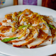 「桜・グランピングブッフェ」ポークの低温ロースト シャルキュティエール風