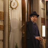 『ブルームーン』© 2025 FUNNY VALENTINE, LLC ALL RIGHTS RESERVED.