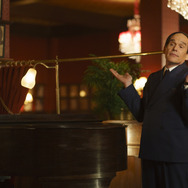 『ブルームーン』© 2025 FUNNY VALENTINE, LLC ALL RIGHTS RESERVED.