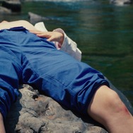 『まっすぐな首』