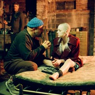 『ブゴニア』メイキング (C) 2025 FOCUS FEATURES LLC.LLC.