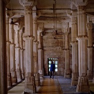 『誓い 建築家 B・V・ドーシ』