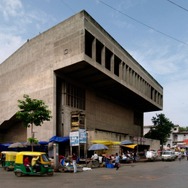 『誓い 建築家 B・V・ドーシ』