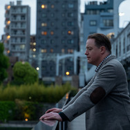 『レンタル・ファミリー』©2026 Searchlight Pictures. All Rights Reserved.　