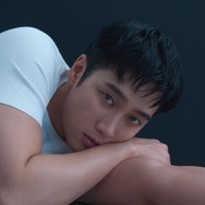 アン・ボヒョンの眼差しに射抜かれる…気だるげな色気全開の最新カット【PHOTO】