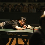 『マーティ・シュプリーム 世界をつかめ』© 2025 ITTF Rights LLC. All Rights Reserved.