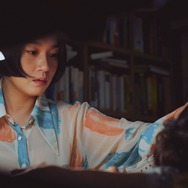 白い車に乗った女 9枚目の写真・画像