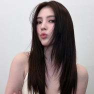 女優ハン・ソヒ、“毛穴レス”のビジュアルにうっとり…クール＆清楚な雰囲気【PHOTO】