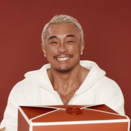 秋山成勲「シークレットフレンズ」(C) TEO corp.