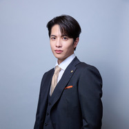 「10回切って倒れない木はない」