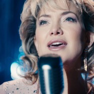 『ソング・サング・ブルー』© 2025 Focus Features LLC. All rights reserved.