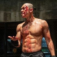 妻キム・テヒも驚く肉体美のRAINことチョン・ジフンが悪役に!!『ブラッドハウンド2』キャラスチール公開