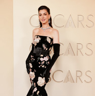 アン・ハサウェイ　Photo by Lexie Moreland/WWD via Getty Images