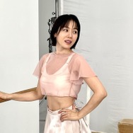 女優ソン・イェジン、引き締まった腹筋に目が釘付け！デビュー当時のようなビジュアル【PHOTO】
