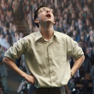 『マーティ・シュプリーム 世界をつかめ』© 2025 ITTF Rights LLC. All Rights Reserved.