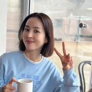 『朱蒙』女優ハン・ヘジン、本当に40代!? 日常の1コマで見せた“奇跡の若見えビジュアル”【PHOTO】