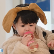 シム・ヒョンタクの愛息ハルくん、人生初の“ガールフレンド”登場！愛らしい犬耳姿で猛アピール