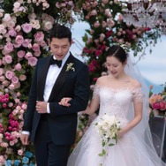 「永遠の愛と友情の間」ヒョンビン＆ソン・イェジン夫婦、結婚4周年を祝う“未公開ウェディング写真”を大放出【PHOTO】