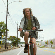 『ブゴニア』© 2025 Universal Studios. All Rights Reserved.