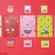 ステッカー 550円／クリアファイル 660円／メモ帳 880円 ※税込