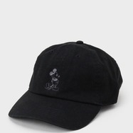 キャップ ￥5,940（tax in）　カラー：グレー/ブラック©Disney