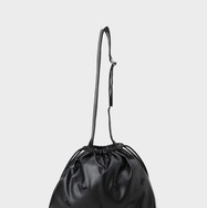 バッグ ￥9,900（tax in）　ブラック ©Disney