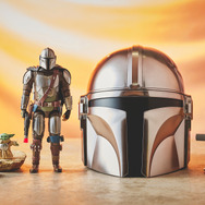 「THE MANDALORIAN AND GROGU」　© & TM Lucasfilm Ltd.