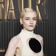 ジュリア・ガーナー Photo by Emma McIntyre/Getty Images for Vanity Fair