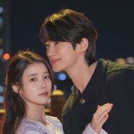 「カメラの裏でも抜群のケミ」IU＆ビョン・ウソク主演『21世紀の大君夫人』の裏側【PHOTO】
