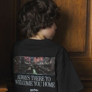 Tシャツ〈10：ブラック/The Great Hall〉