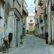 『おくりもの　4Kレストア版』(C) Santamira - Coop. CA.RI.NA.