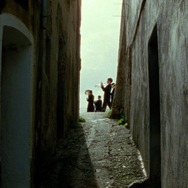 『おくりもの　4Kレストア版』(C) Santamira - Coop. CA.RI.NA.