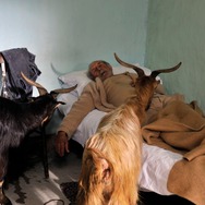 『四つのいのち』(C) 2010 VIVO FILM, ESSENTIAL FILMPRODUKTION, INVISIBILE FILM, VENTURA FILM