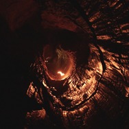 『地底への旅』(C) 2021 DOPPIO NODO DOUBLE BIND - ESSENTIAL FILMS - SOCIETE PARISIENNE DE PRODUCTION - ARTE FRANCE CINEMA