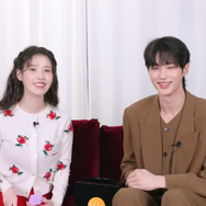 IU、ビョン・ウソクのある行動にクレーム!? “大君夫婦”の可愛すぎる暴露合戦！